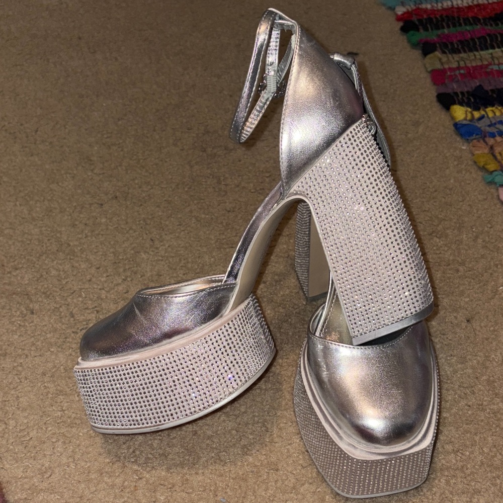 NWOB Circus Sam Edelman Silver Platform Rhinestone Heels size 8